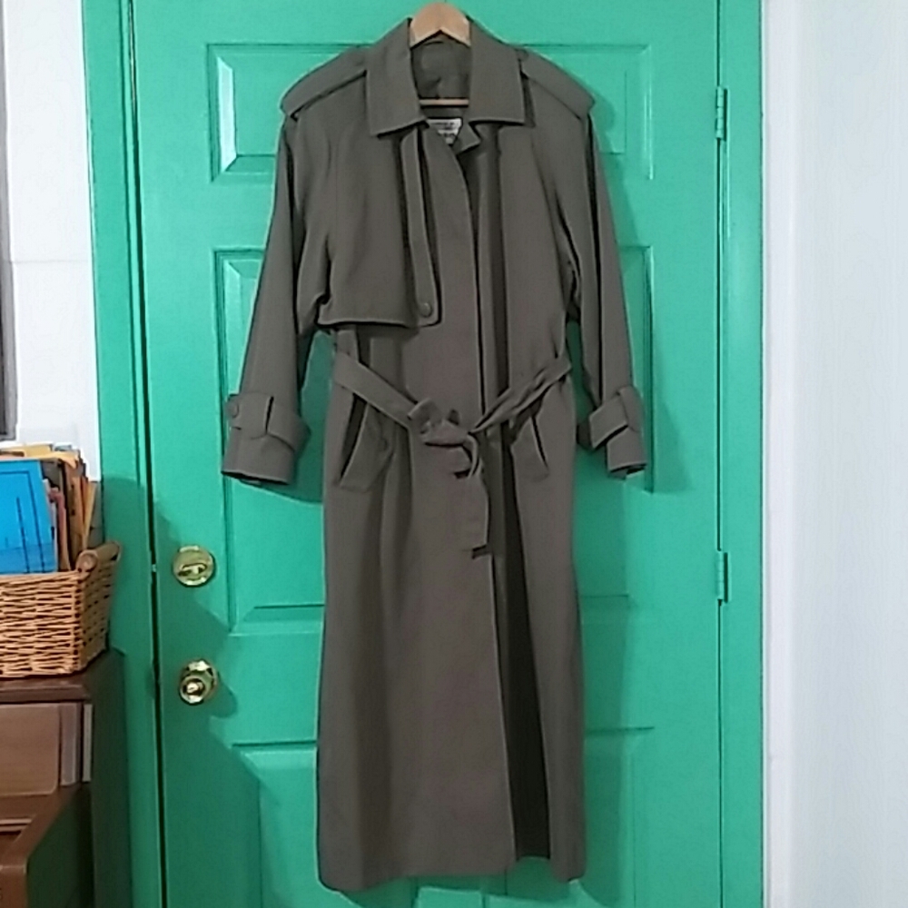 Clasic J. Gallery Trench Coat Size 10 Double Cover